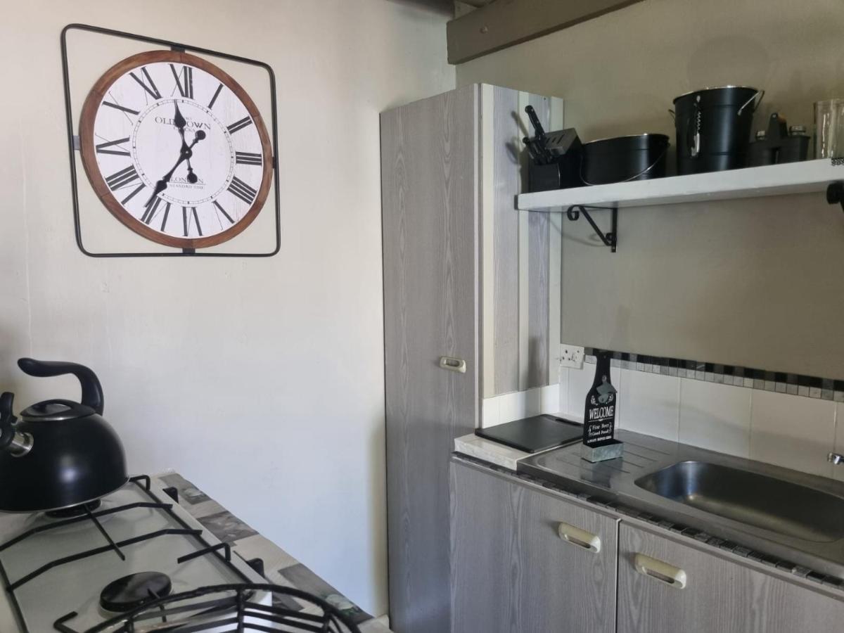Angel 8 Airbnb Apartment 2 Robertson Buitenkant foto